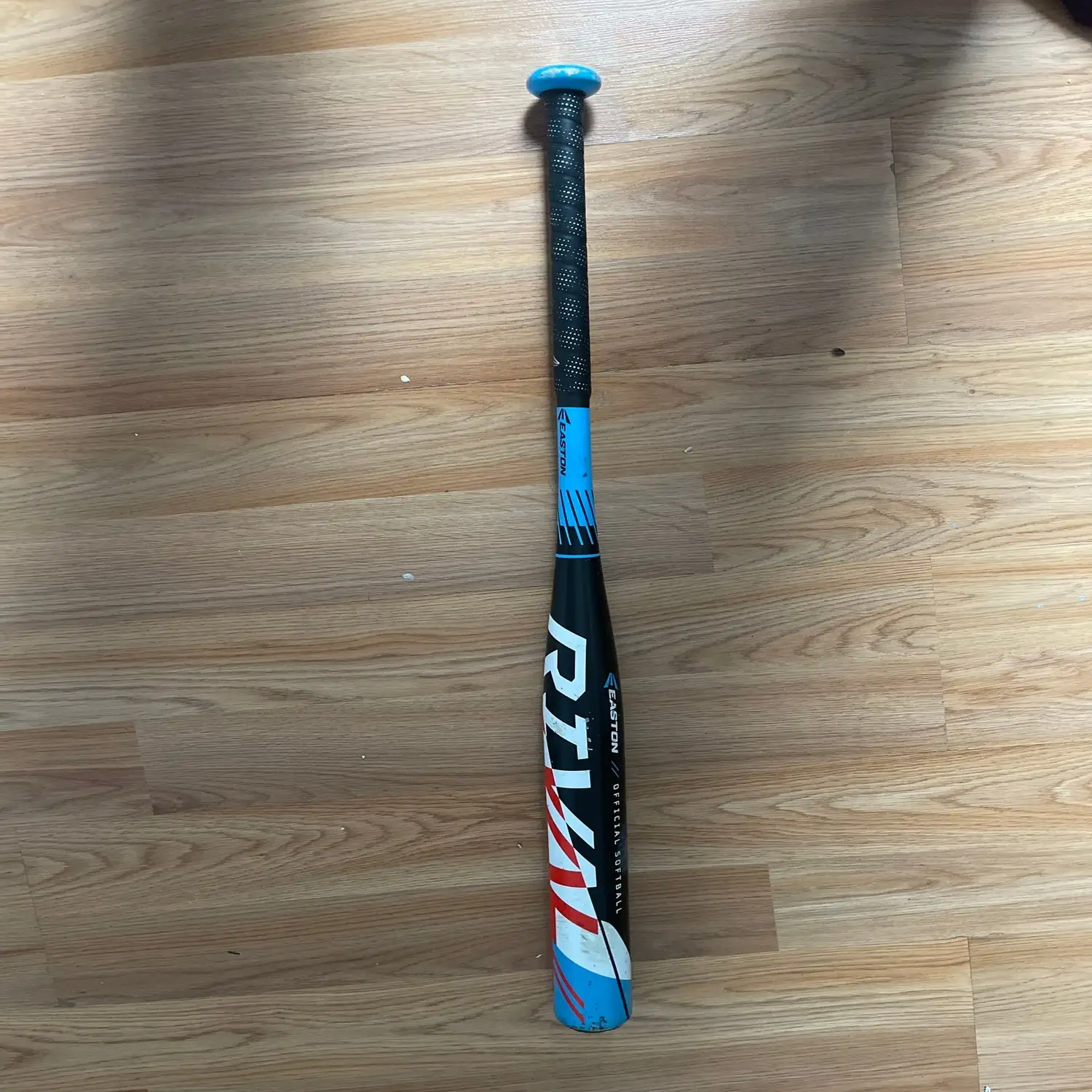 Alloy (-7) 27 Oz 34" Easton Rival Bat 3 Alloy (-7) 27 Oz 34" Easton Rival Bat