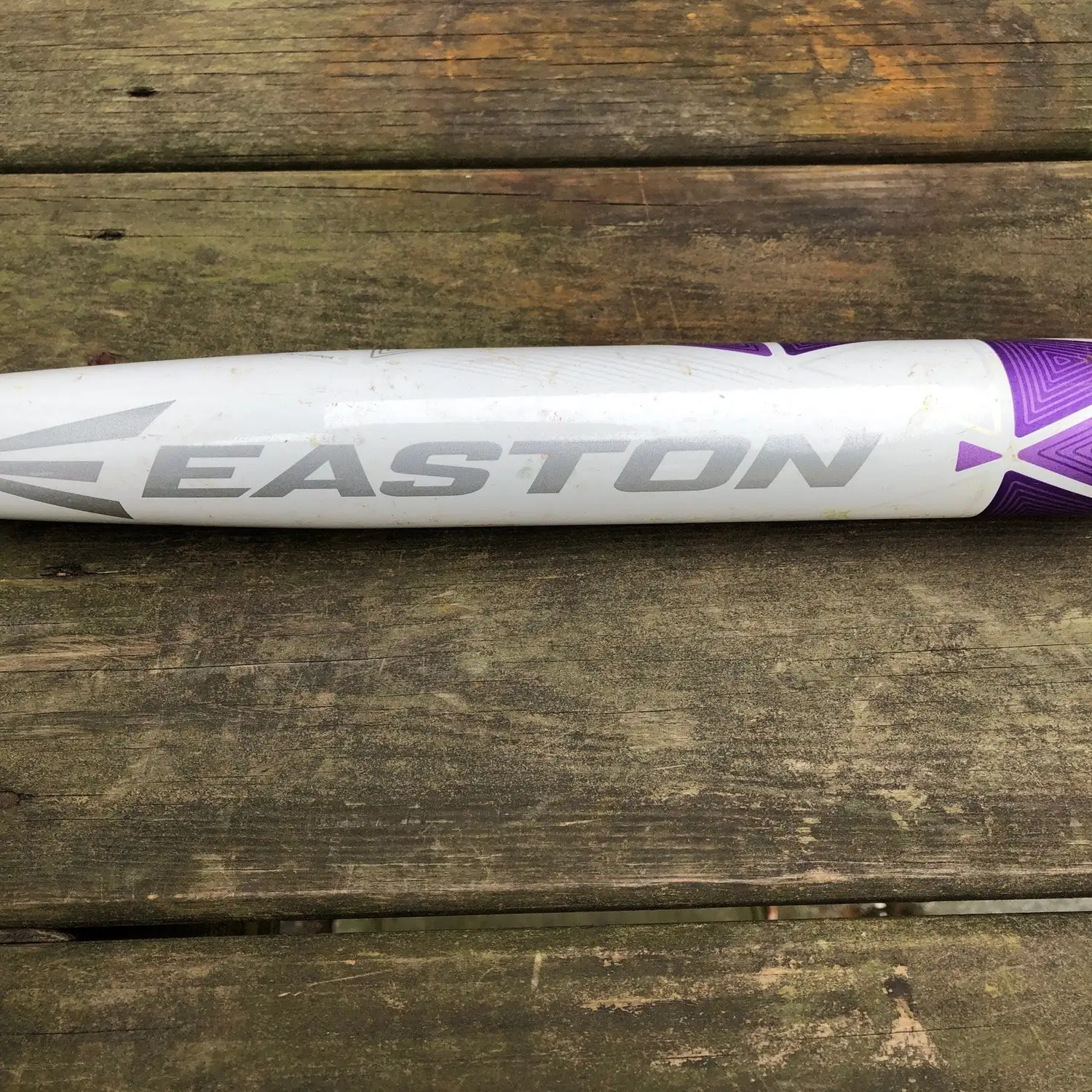 Used Easton Amethyst (28") Alloy Softball Bat - 17OZ (-11) 5 Used Easton Amethyst (28") Alloy Softball Bat - 17OZ (-11) - Image 3