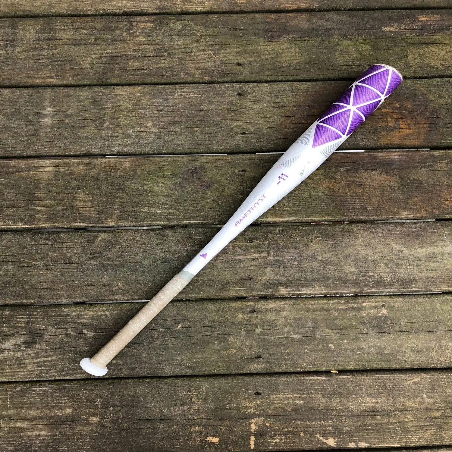 Used Easton Amethyst (28") Alloy Softball Bat - 17OZ (-11) 4 Used Easton Amethyst (28") Alloy Softball Bat - 17OZ (-11) - Image 2
