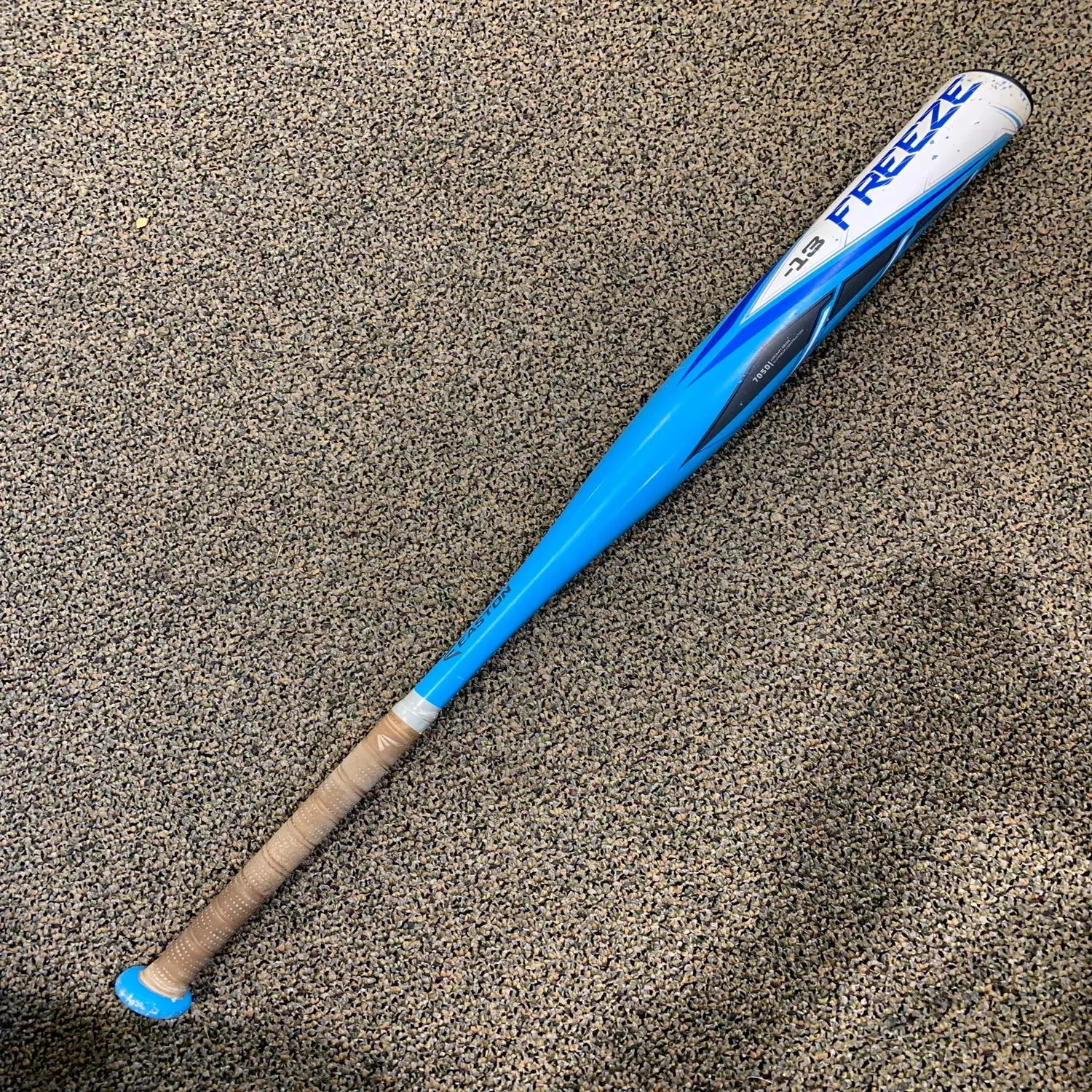 Used 2020 Easton Freeze Alloy Bat -13 20OZ 33" 4 Used 2020 Easton Freeze Alloy Bat -13 20OZ 33" - Image 2