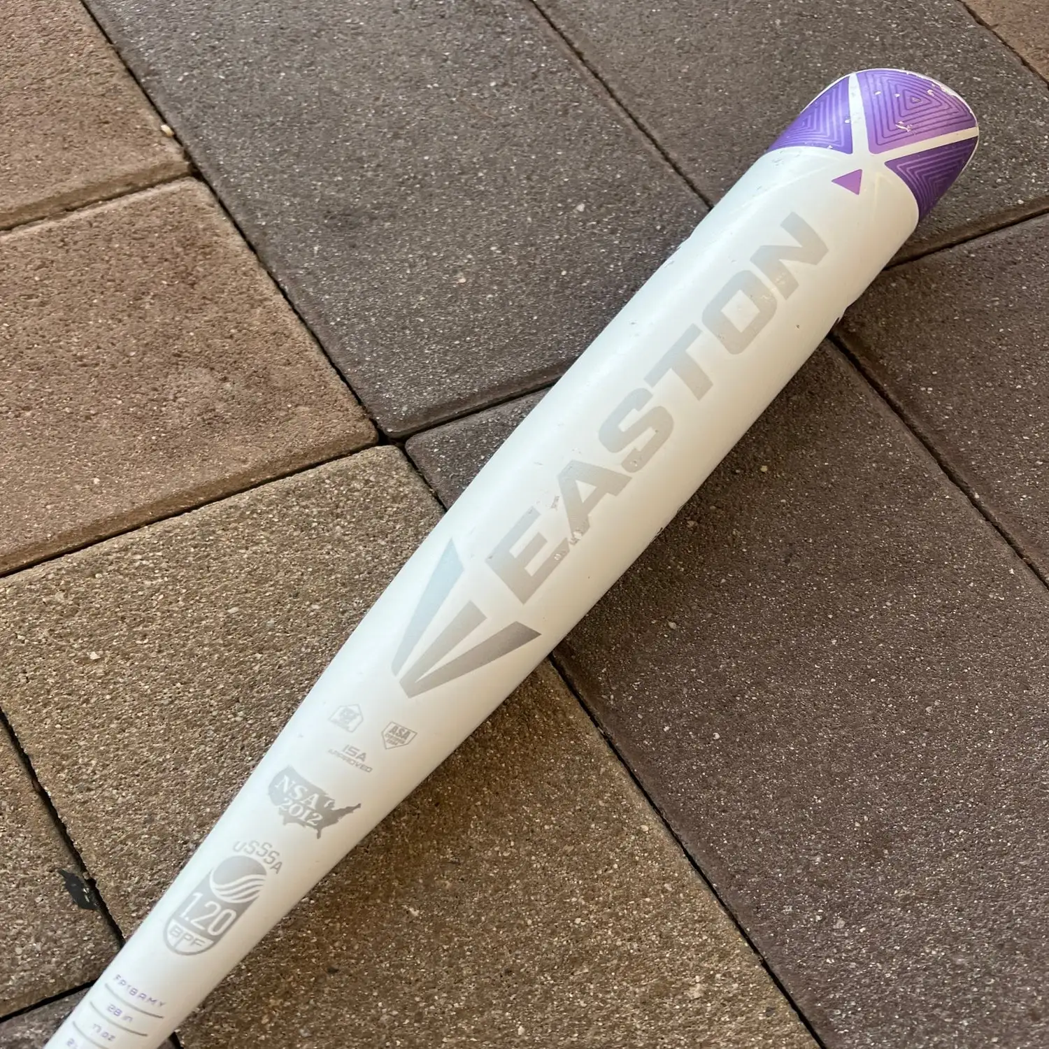 Used Easton Amethyst Bat -11 17OZ 28" 4 Used Easton Amethyst Bat -11 17OZ 28" - Image 2