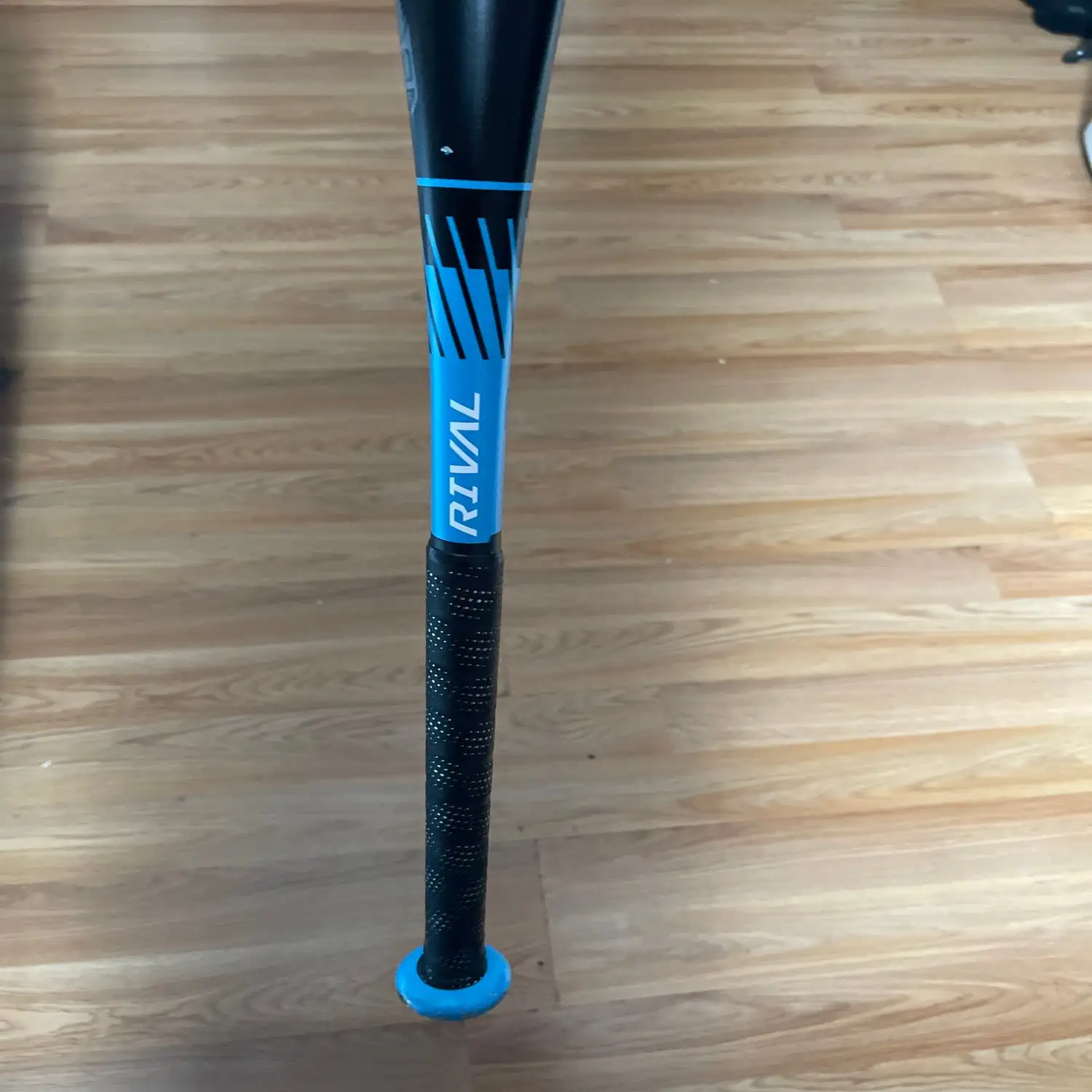 Alloy (-7) 27 Oz 34" Easton Rival Bat 5 Alloy (-7) 27 Oz 34" Easton Rival Bat - Image 3