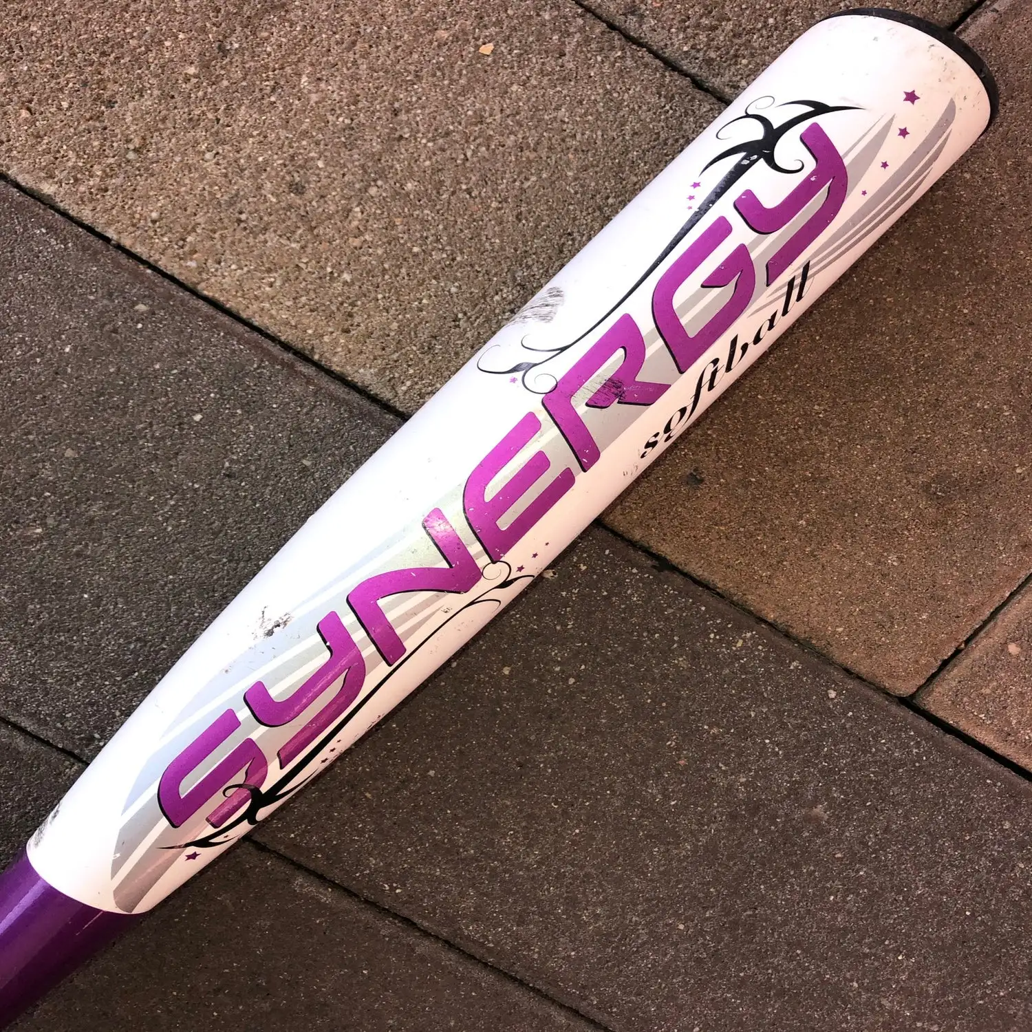Used Easton Synergy Bat -11 17OZ 28" 4 Used Easton Synergy Bat -11 17OZ 28" - Image 2